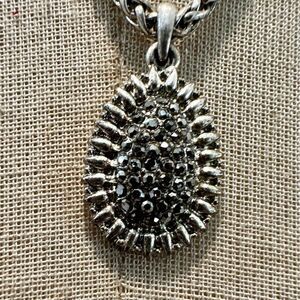 Silver tone teardrop pendant necklace